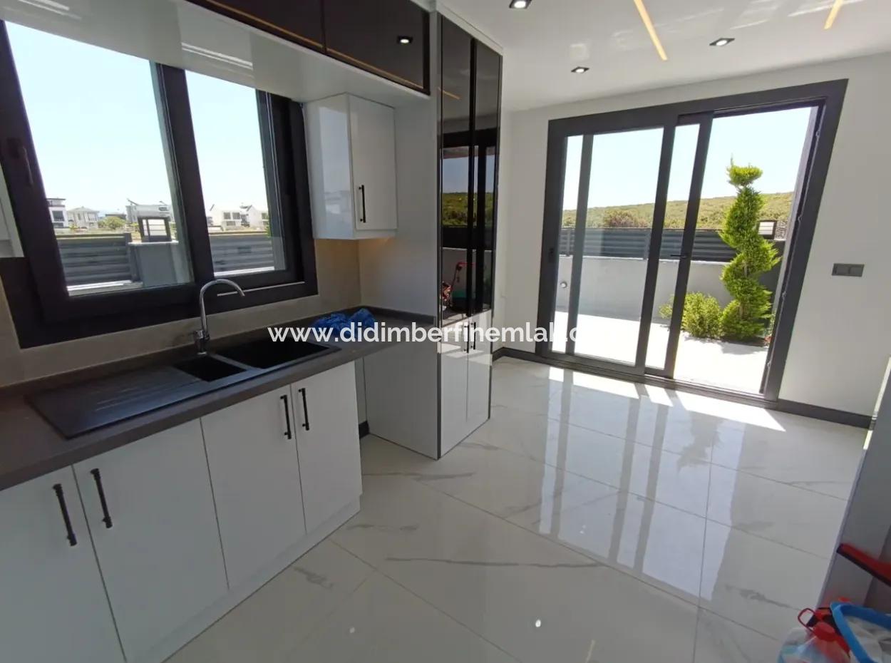 3 1 Villa Mit Pool Auf 300M2 Grundstück In Didim Efeler