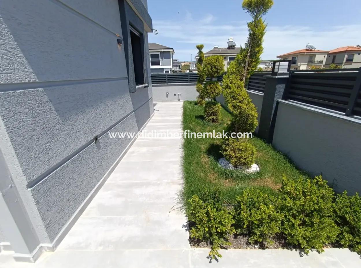 3 1 Villa Mit Pool Auf 300M2 Grundstück In Didim Efeler
