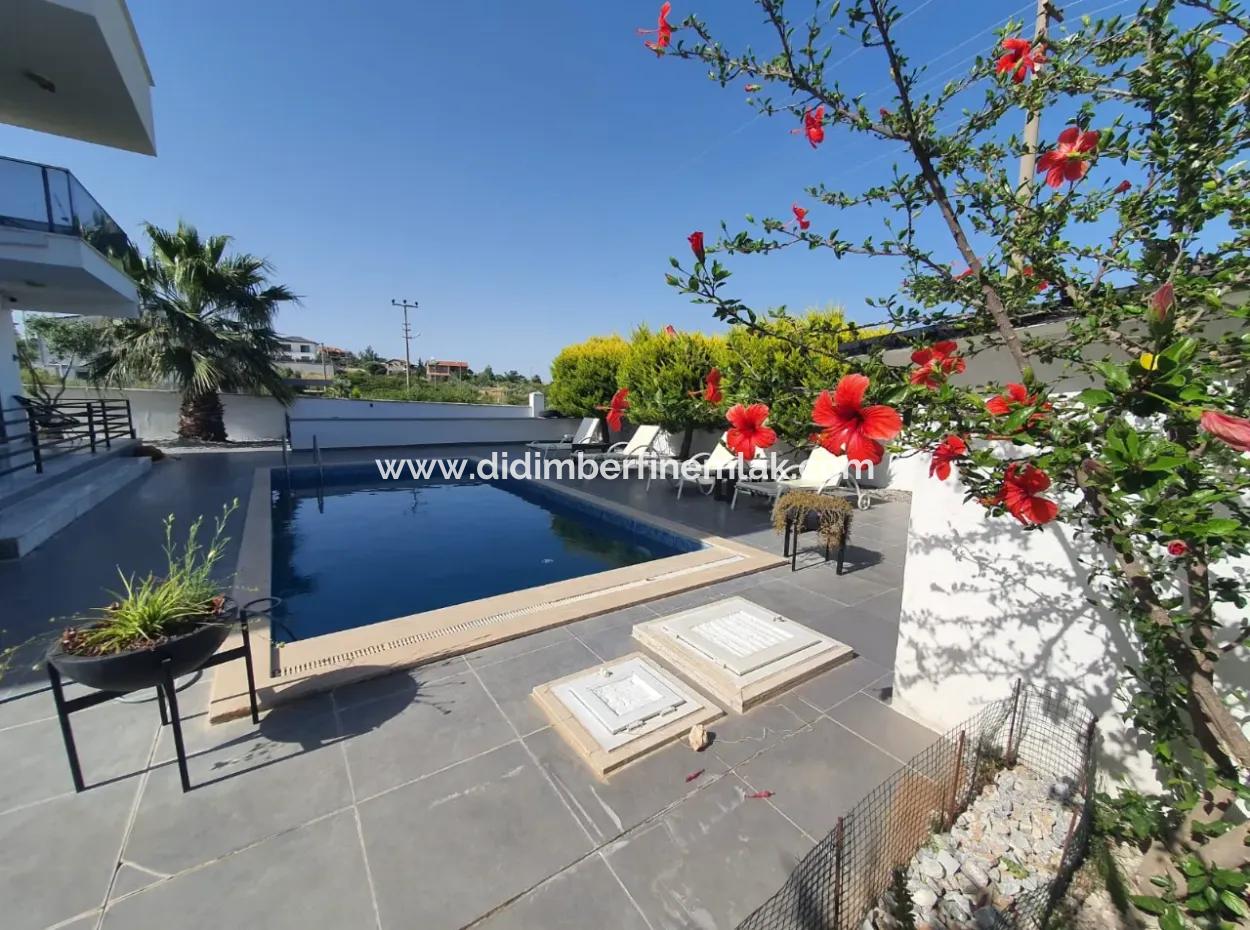 Didim'de Seyrantepede Satılık Havuzlu 4+1 Villa