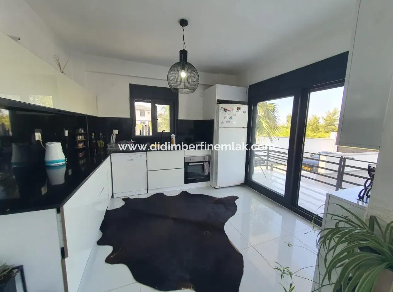 Didim'de Seyrantepede Satılık Havuzlu 4+1 Villa