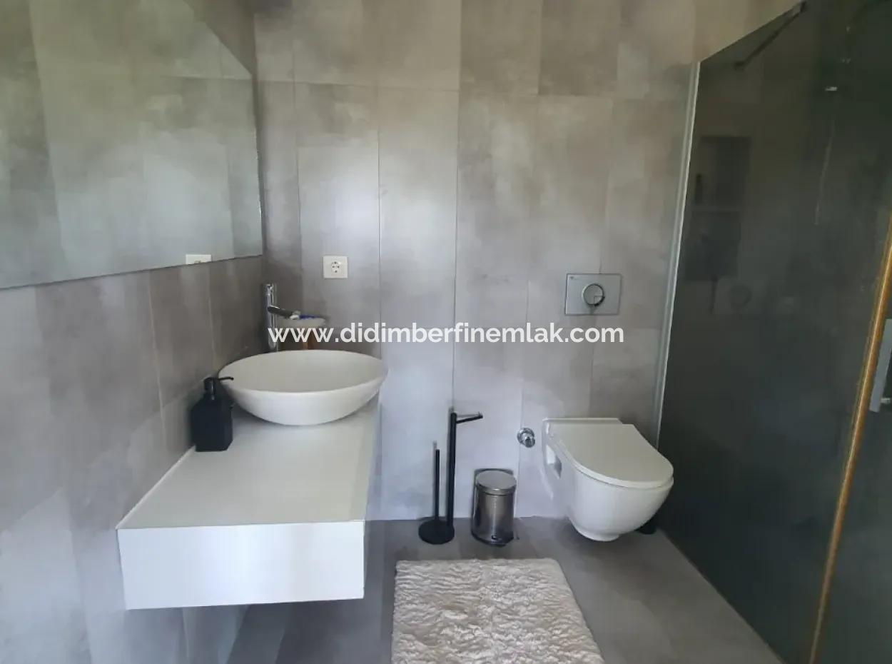 Didim'de Seyrantepede Satılık Havuzlu 4+1 Villa
