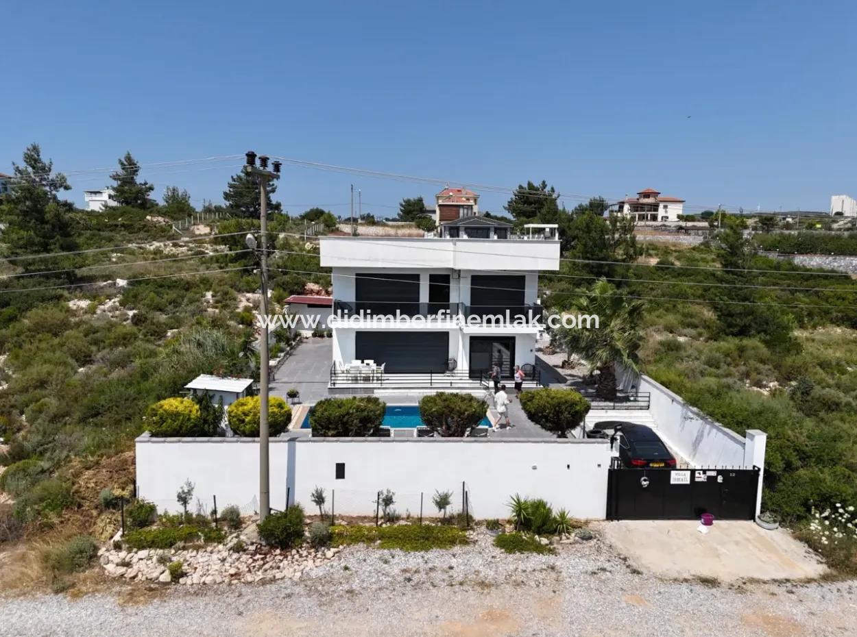 Didim'de Seyrantepede Satılık Havuzlu 4+1 Villa