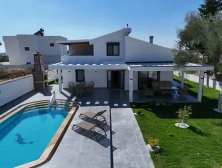 Didim''de Müstakil Havuızlu Bahçeli Villa