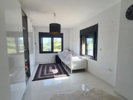 Didim'de Seyrantepede Satılık Havuzlu 4+1 Villa