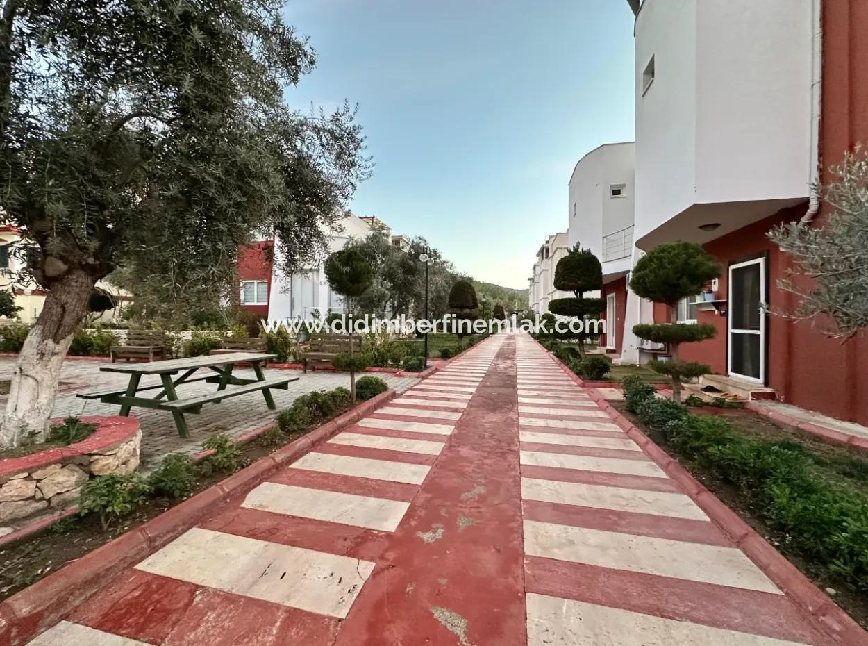 2 1 Villas For Sale In A Complex In Akbukte