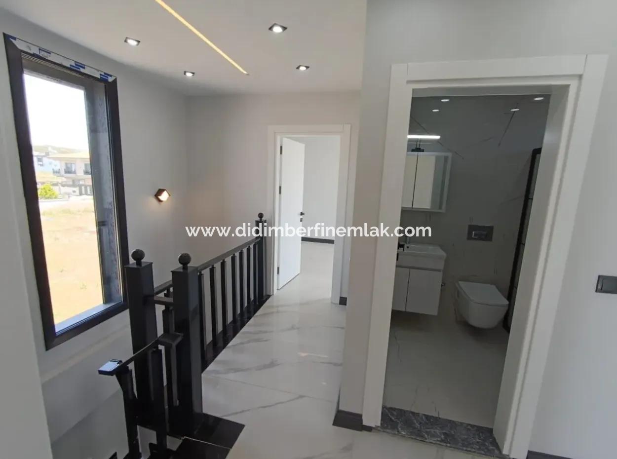 3 1 Villa With Pool In 300M2 Plot In Didim Efeler