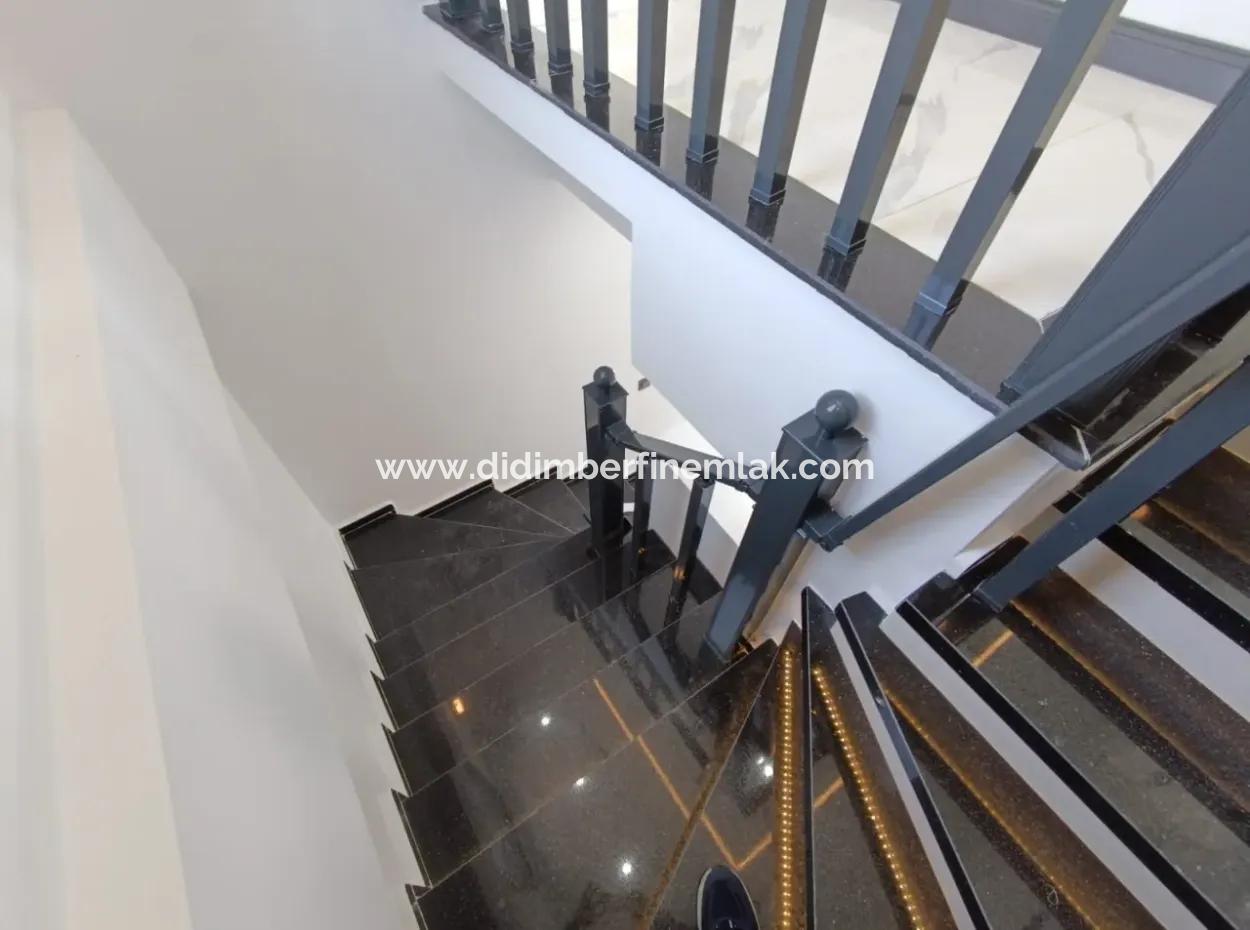 3 1 Villa With Pool In 300M2 Plot In Didim Efeler