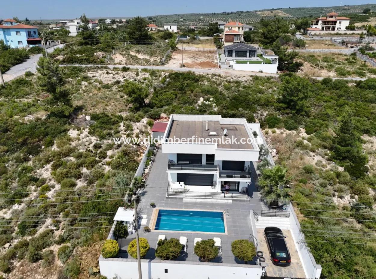 Didim'de Seyrantepede Satılık Havuzlu 4+1 Villa
