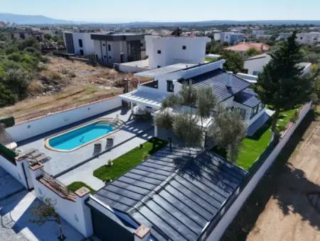 Didim''de Müstakil Havuızlu Bahçeli Villa