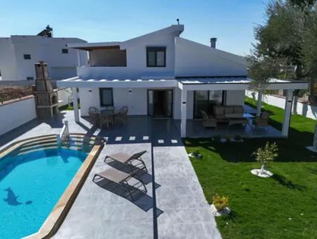 Didim''de Müstakil Havuızlu Bahçeli Villa
