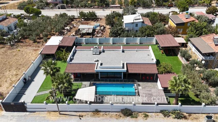 Didim Akyeniköy Ak-yeniköy Mah. Satılık 5+2 Villa - 1.400 m²