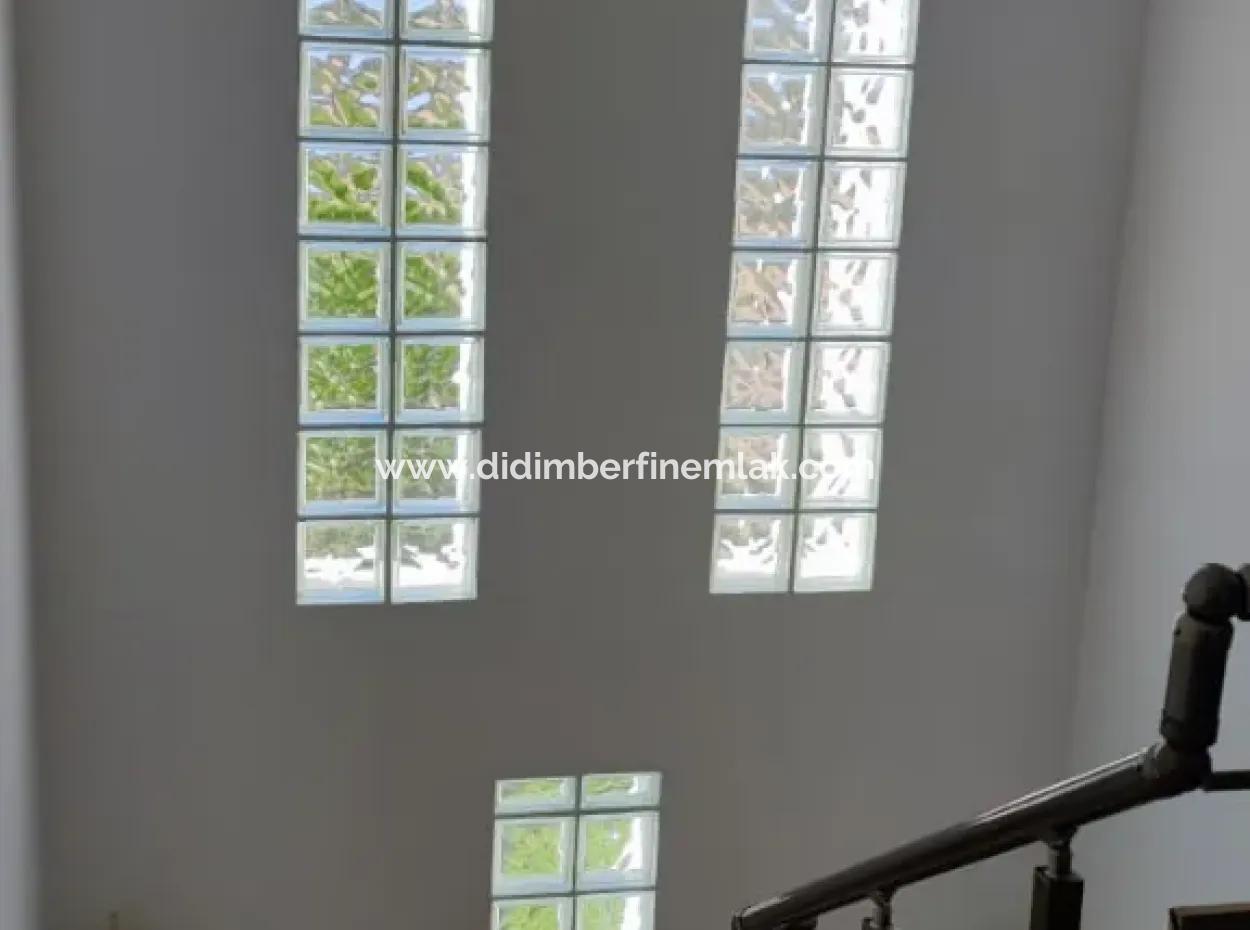 Yeşiltepede Satılık Lüks Villa