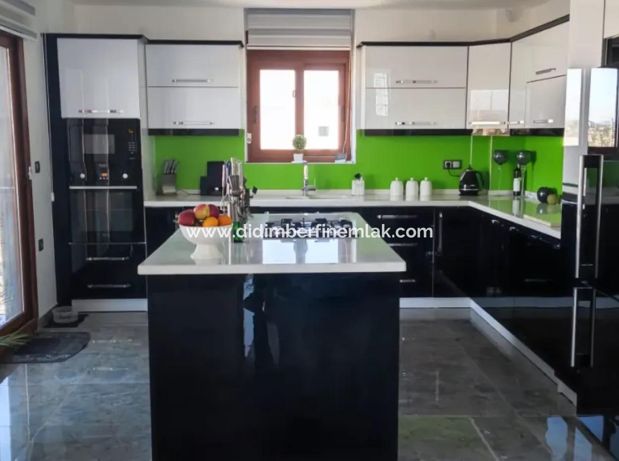 Yeşiltepede Satılık Lüks Villa