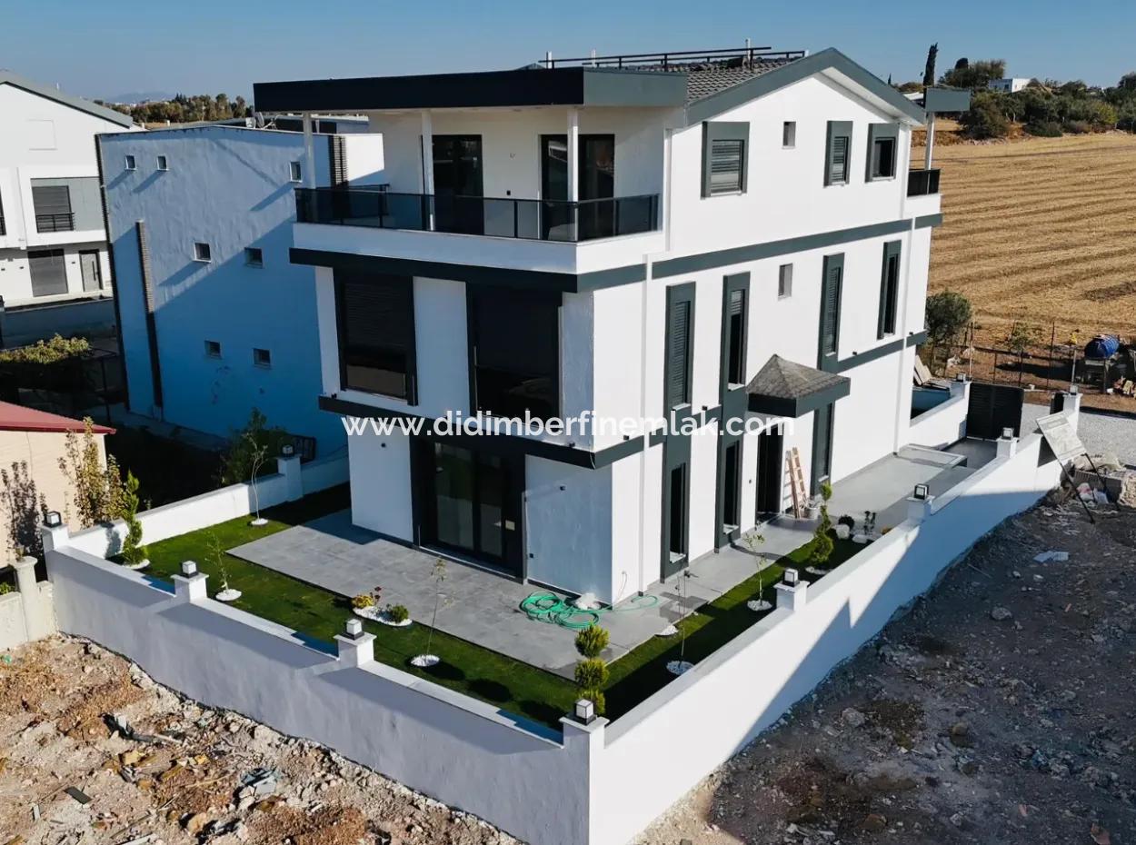 Aydın Didimde Hisar Mahallesinde 4+1 Satılık Villa