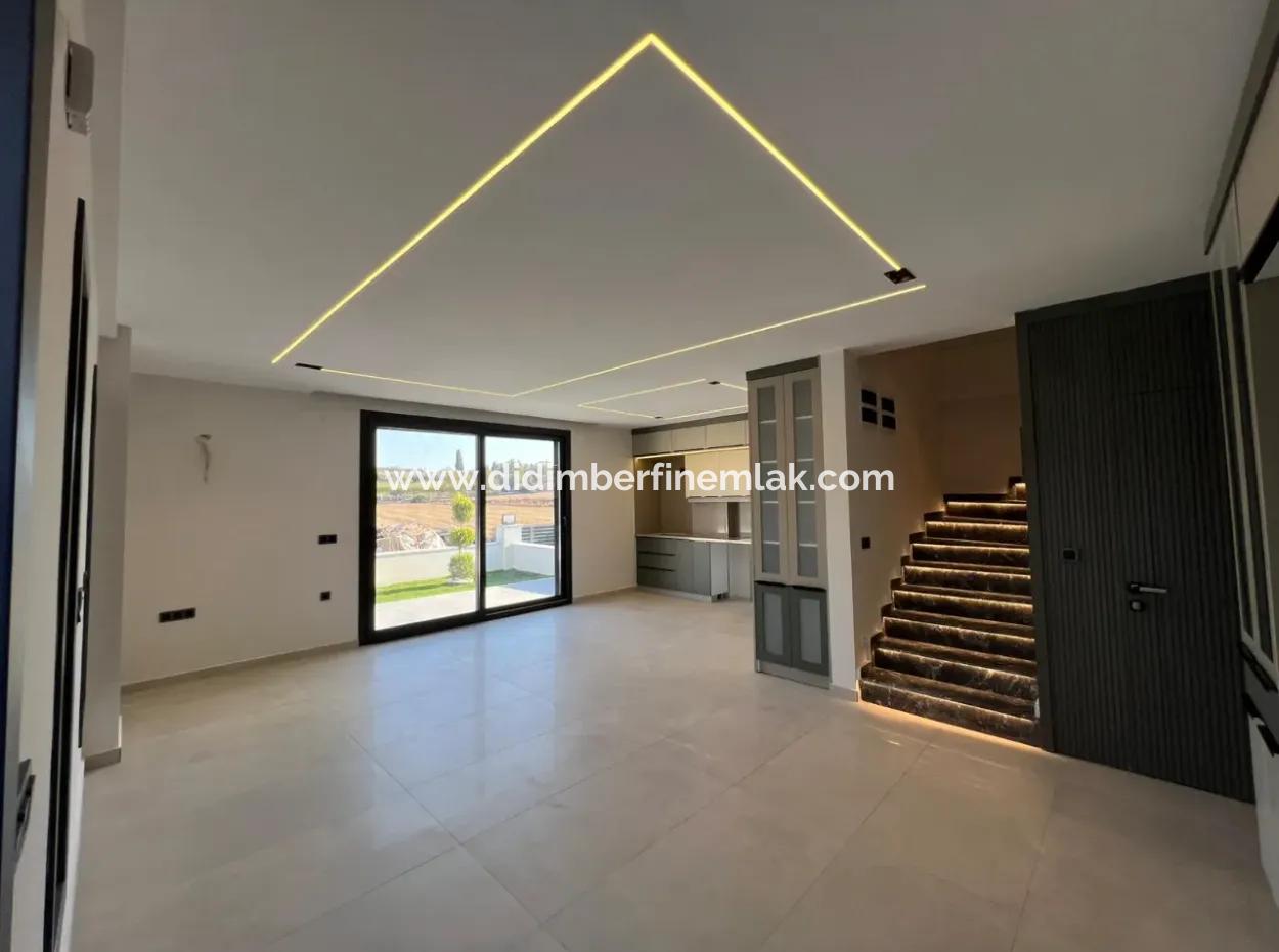 Aydın Didimde Hisar Mahallesinde 4+1 Satılık Villa
