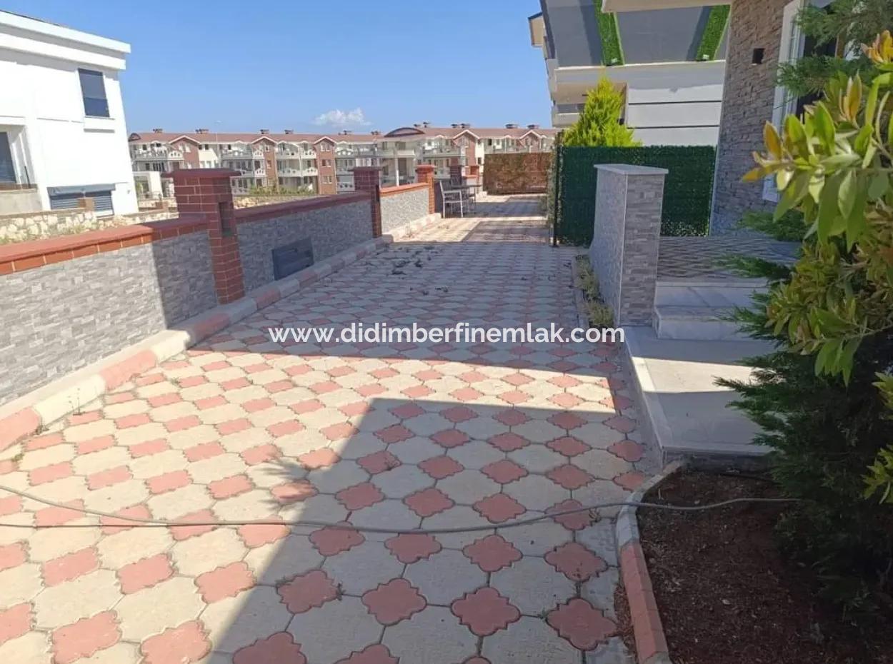 Didim Efeler Mahallesinde Deniz Manzaralı Villalar