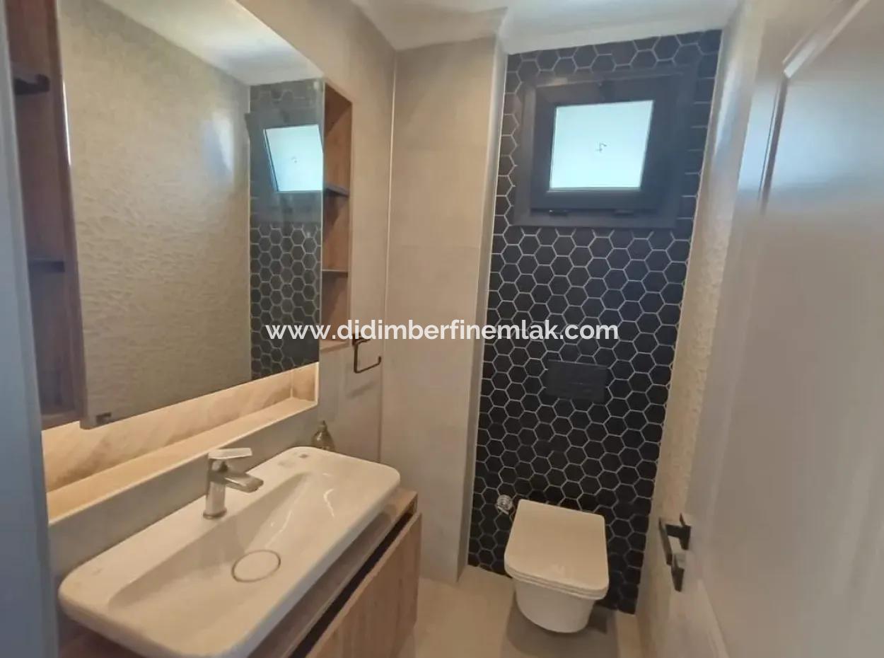 Didim Efeler Mahallesinde Deniz Manzaralı Villalar