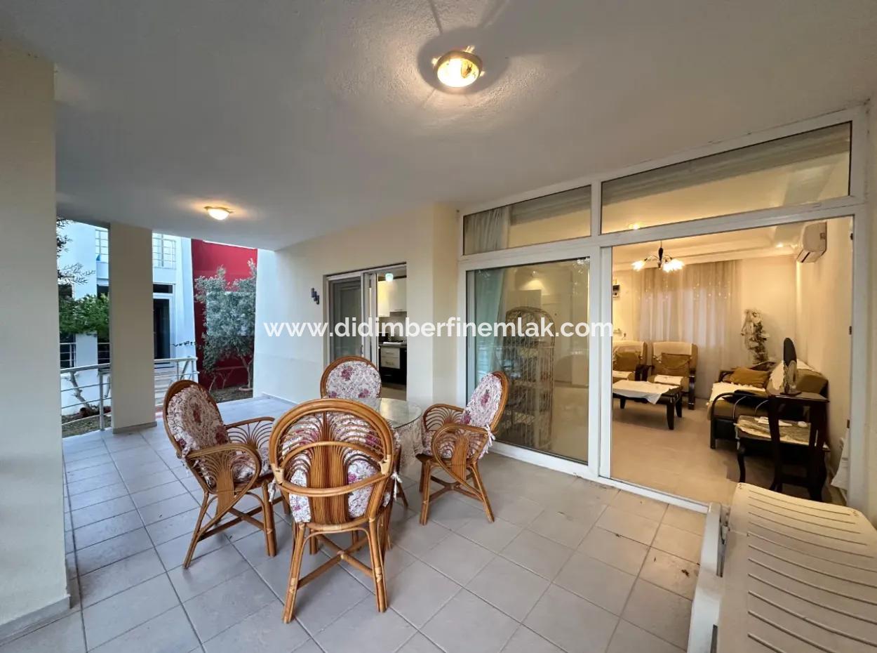 Akbükte Site İçerinde Satılık 2+1 Villa