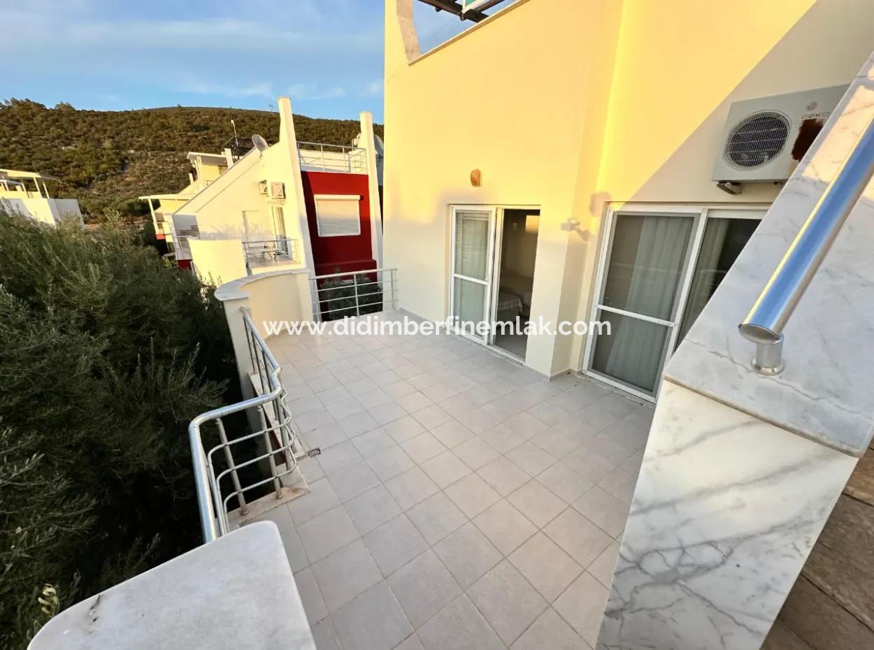 Akbükte Site İçerinde Satılık 2+1 Villa