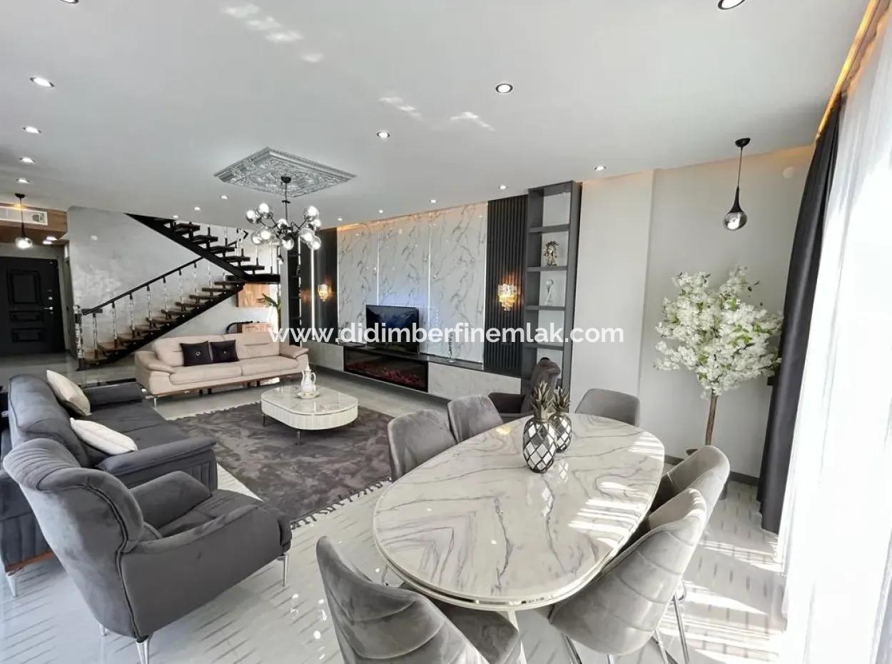 Didim Hisar  Mahallesinde 500 M2 Arsa İçinde Geniş Bahçeli 5+1  Villa