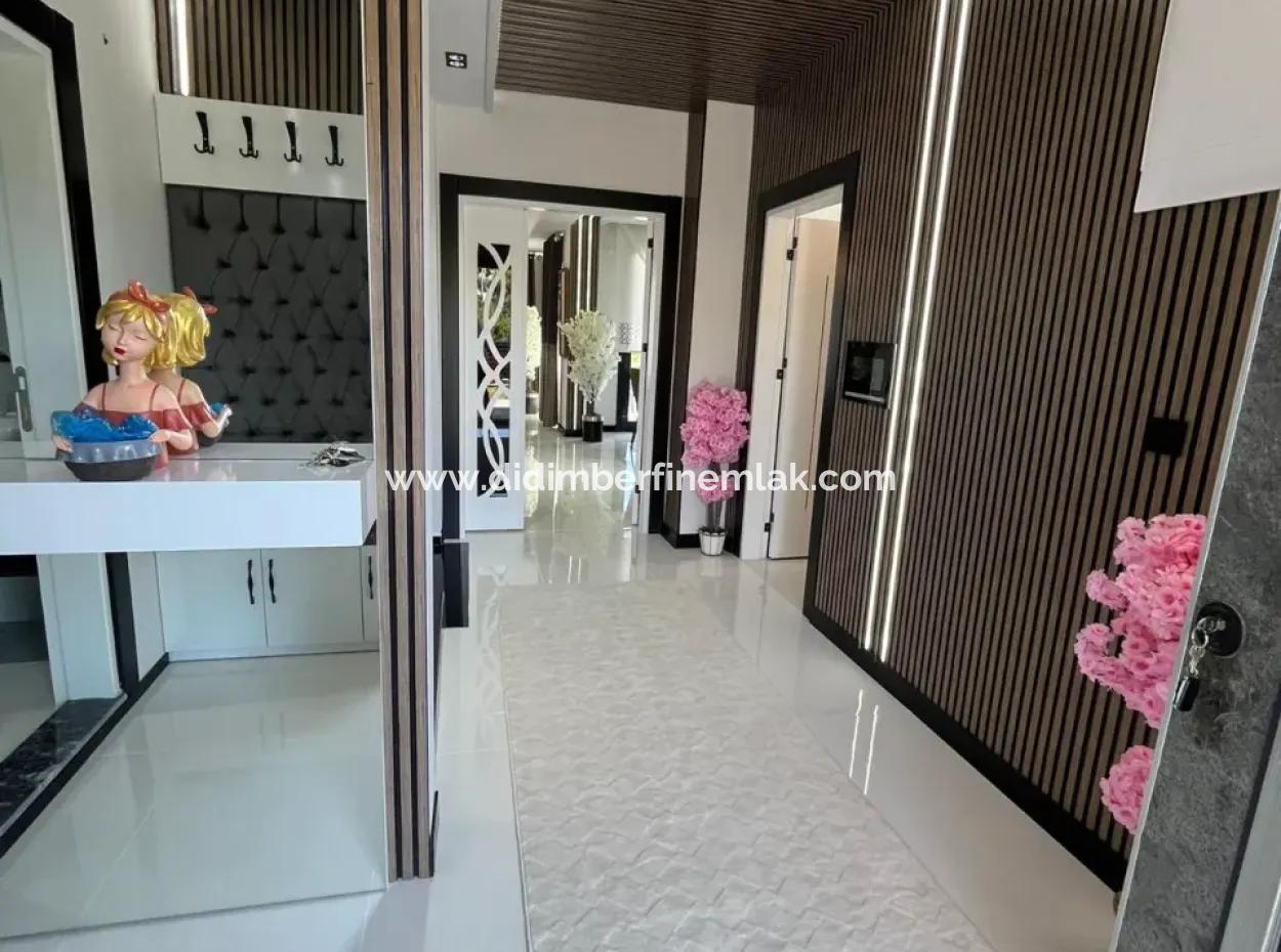 Aydın Didim Efeler Mahallesinde 4+1 Havuzlu Tam Müstakil Villa