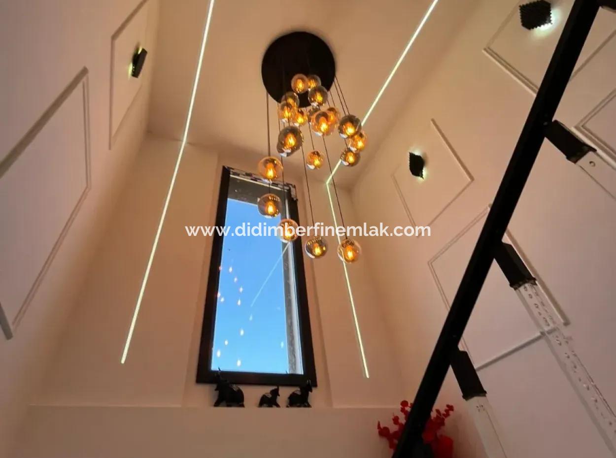 Aydın Didim Efeler Mahallesinde 4+1 Havuzlu Tam Müstakil Villa