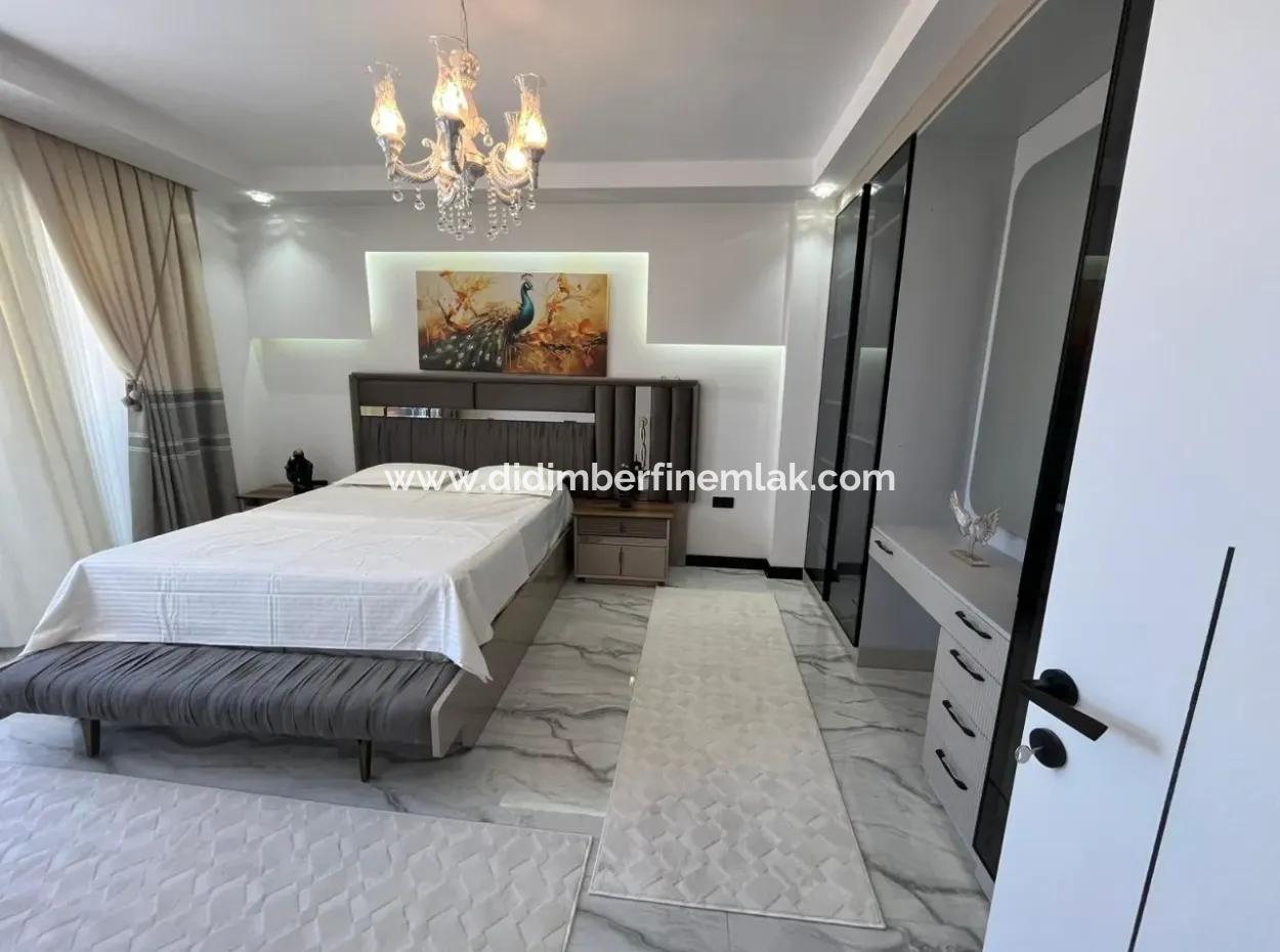 Aydın Didim Efeler Mahallesinde 4+1 Havuzlu Tam Müstakil Villa