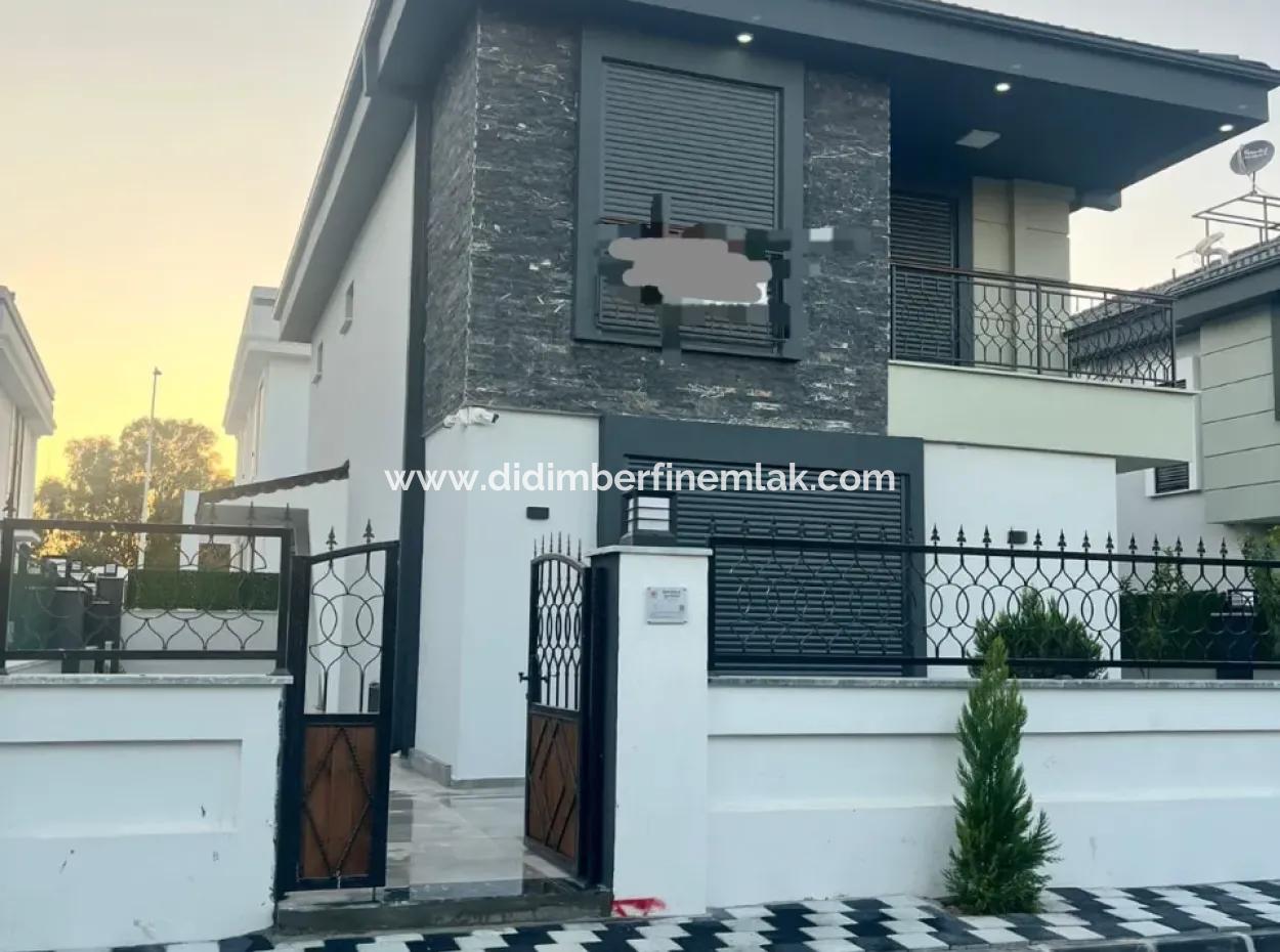 Aydın  Didimde Çamlık Mahallesinde Denize Yakın Müstakil Havuzlu Villa