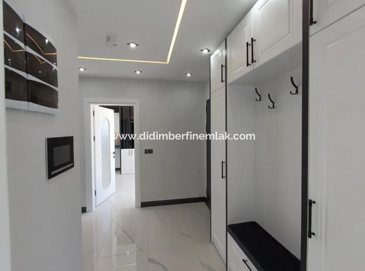 Didim Efelerde 300M2 Arsa İçinde  3+1 Havuzlu Villla