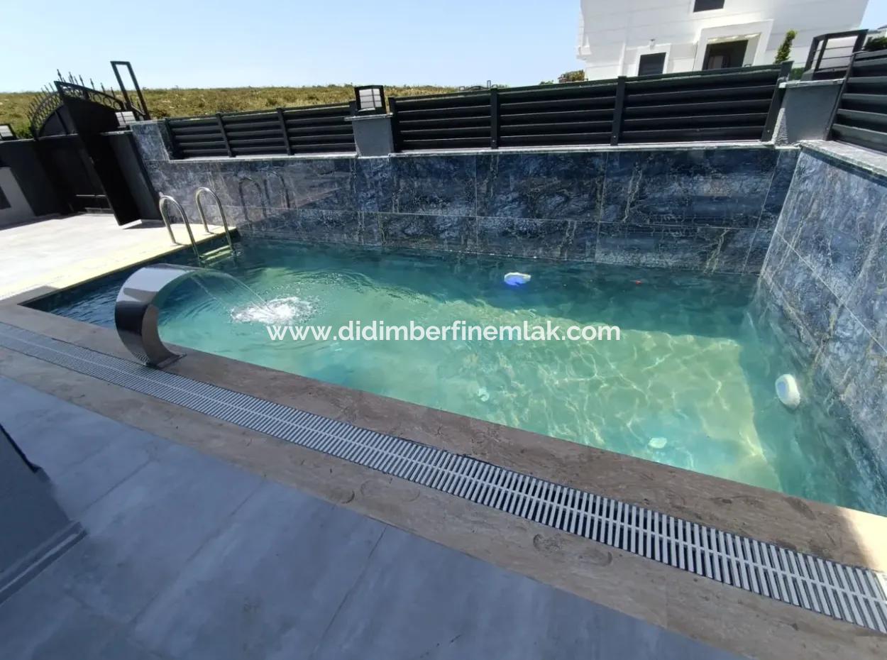 Didim Efelerde 300M2 Arsa İçinde  3+1 Havuzlu Villla