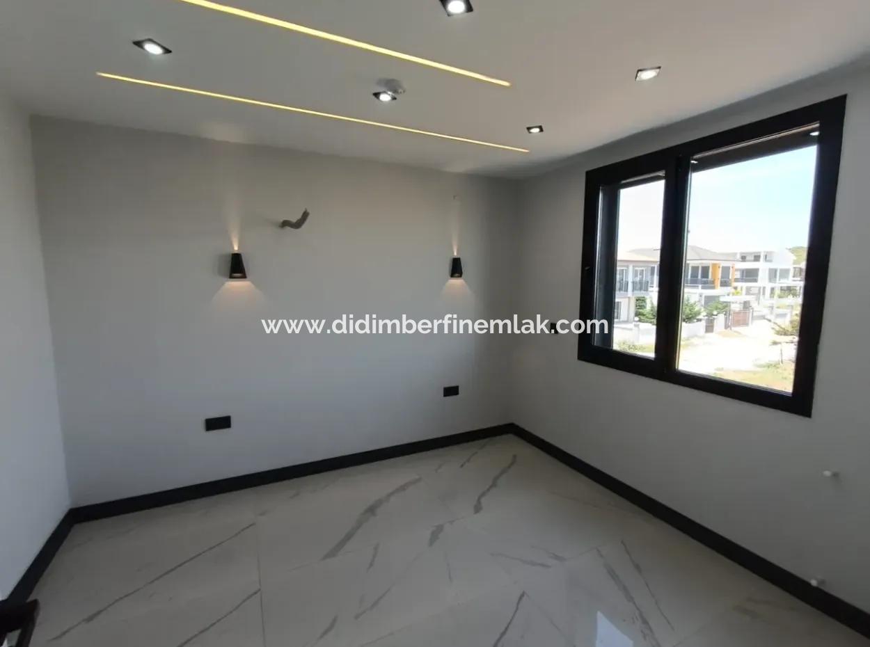 Didim Efelerde 300M2 Arsa İçinde  3+1 Havuzlu Villla