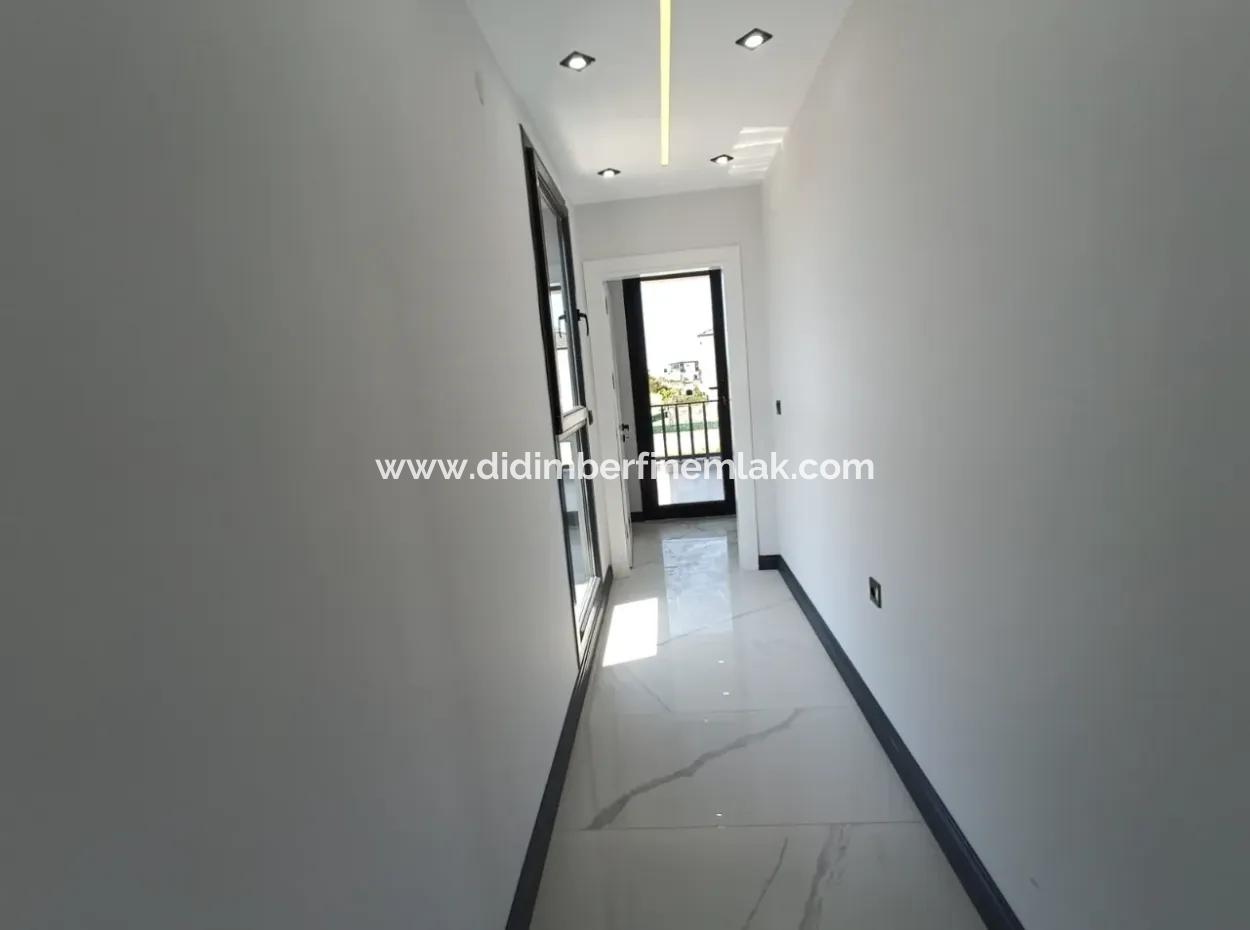 Didim Efelerde 300M2 Arsa İçinde  3+1 Havuzlu Villla