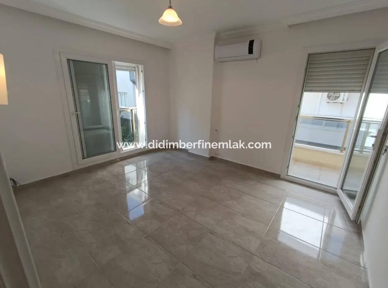 Didim Merkezi Konumda Bitişik Nizam  3+1  Villa