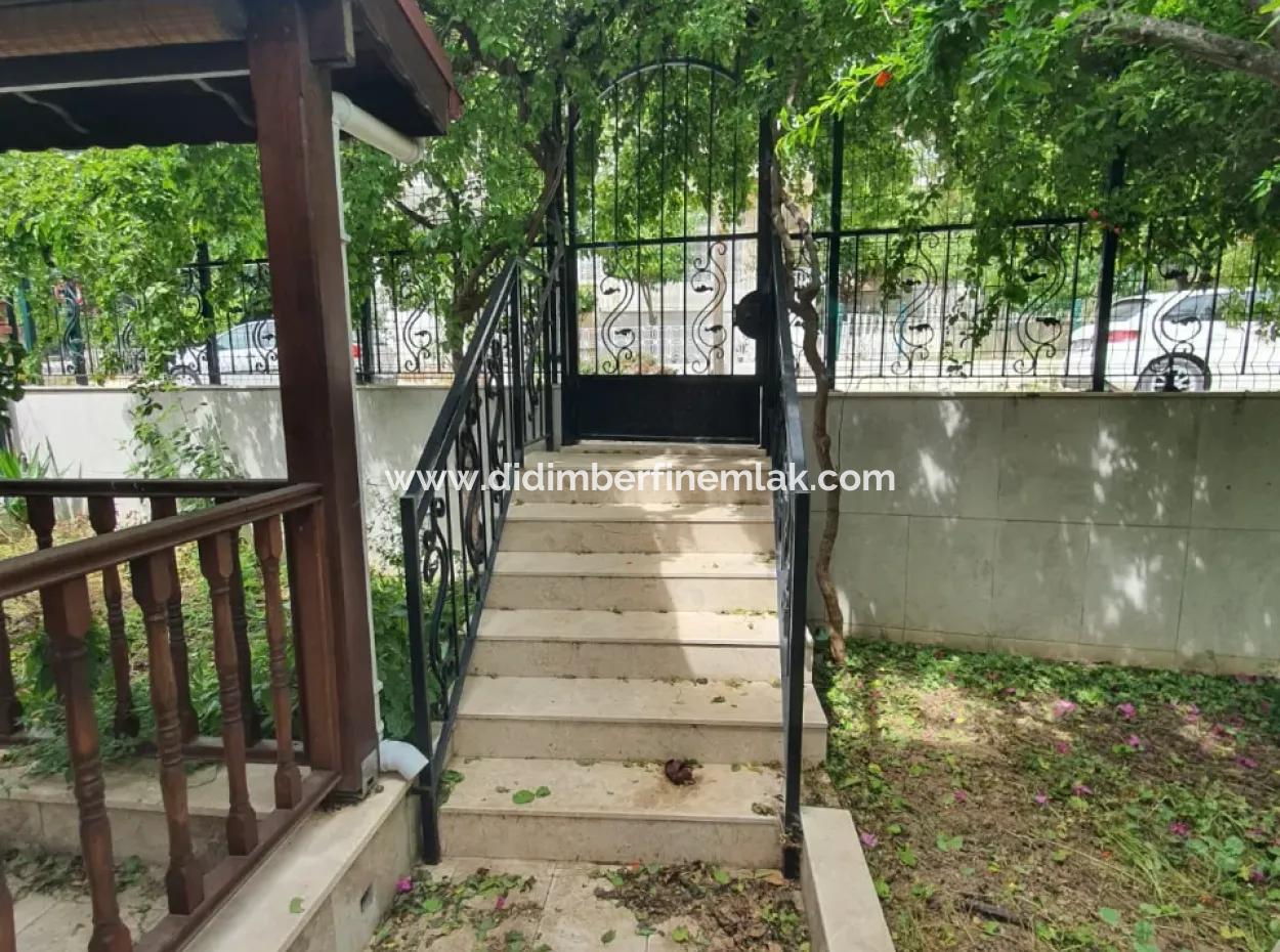 Aydın Didim  Atatürk Bulvarına 50 M  Uzaklıkta 3+1 Villa