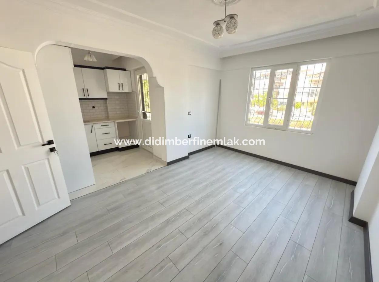 Didim   Efelerde  Liman Yoluna Sıfır 2+1 Daire