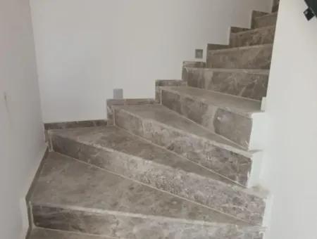 Aydın Hisar Mahallesinde  3+1 Acık Mutfak Villa