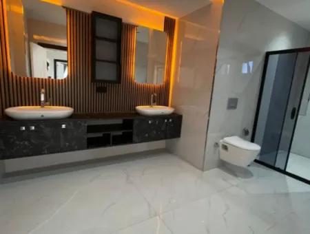 Aydın Didim Efeler Mahallesinde 4+1 Havuzlu Tam Müstakil Villa