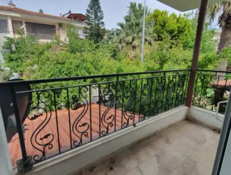 Aydın Didim  Atatürk Bulvarına 50 M  Uzaklıkta 3+1 Villa