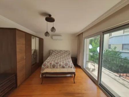 Aydın Didim  Atatürk Bulvarına 50 M  Uzaklıkta 3+1 Villa